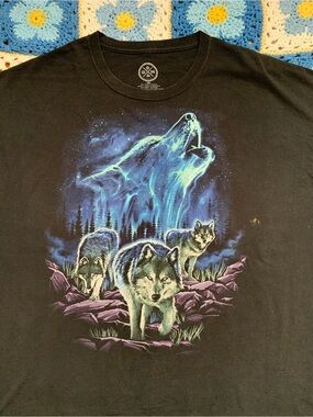 Vintage DOM Black Wolf Pack Northern Lights Graphic Tee